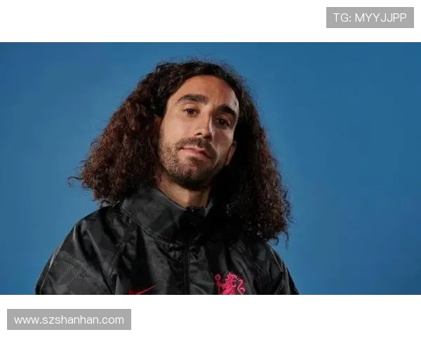 库库雷利亚屡遭揪头发引发连锁冲突两名对手染红被罚下场