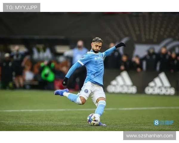 意媒报道：拉齐奥前锋卡斯特拉诺斯小腿受伤暂时离队缺席季前训练